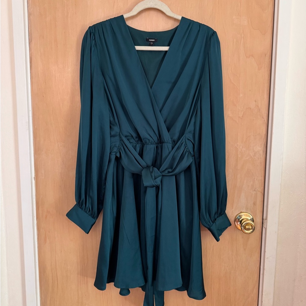 Express Green Satin Flare Long Sleeve Dress - Large